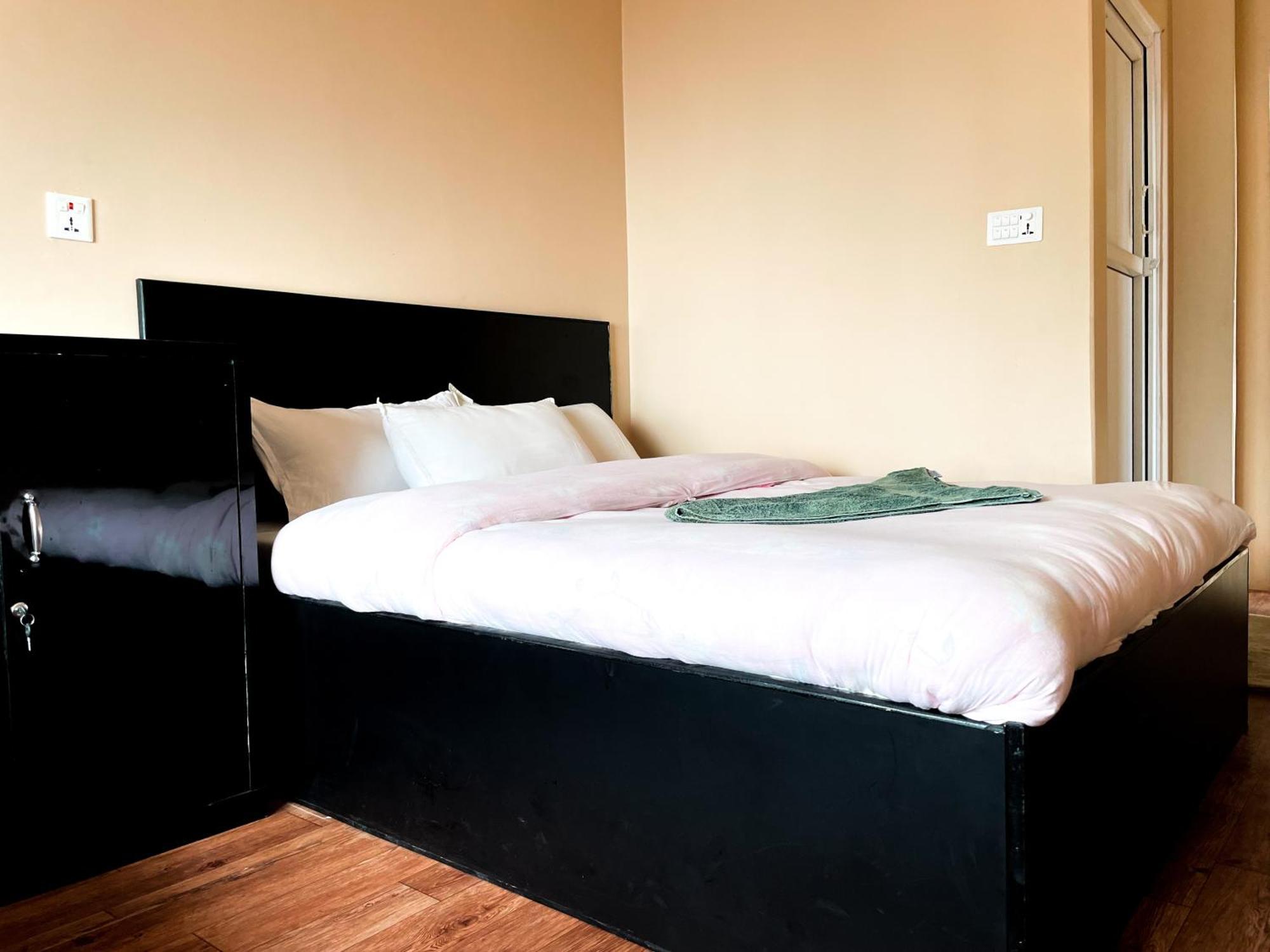 Yuriko Guest House Pokhara Luaran gambar